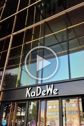 1633988112060 Going to KaDeWe.